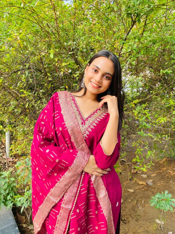 Zardosi Handwork Kurta set with Dupatta - Image 3