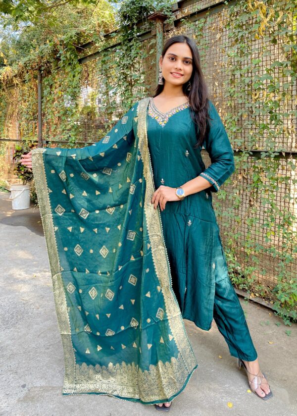Embroidered Kurta set with Dupatta - Image 4